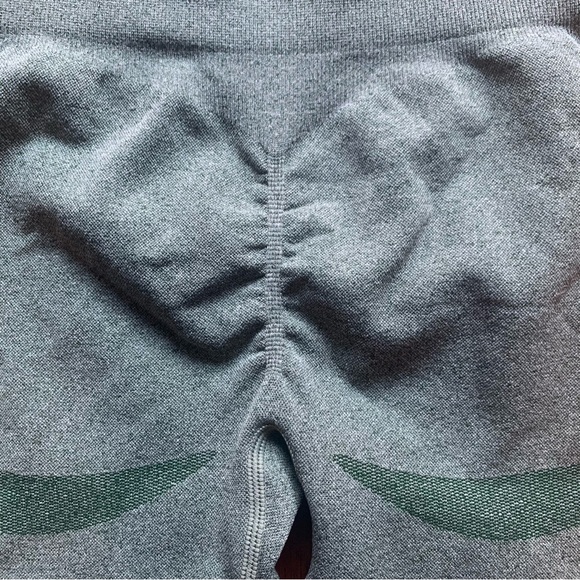 OQQ Biker Booty Scrunch Compression Short - Size M - Picture 4 of 6